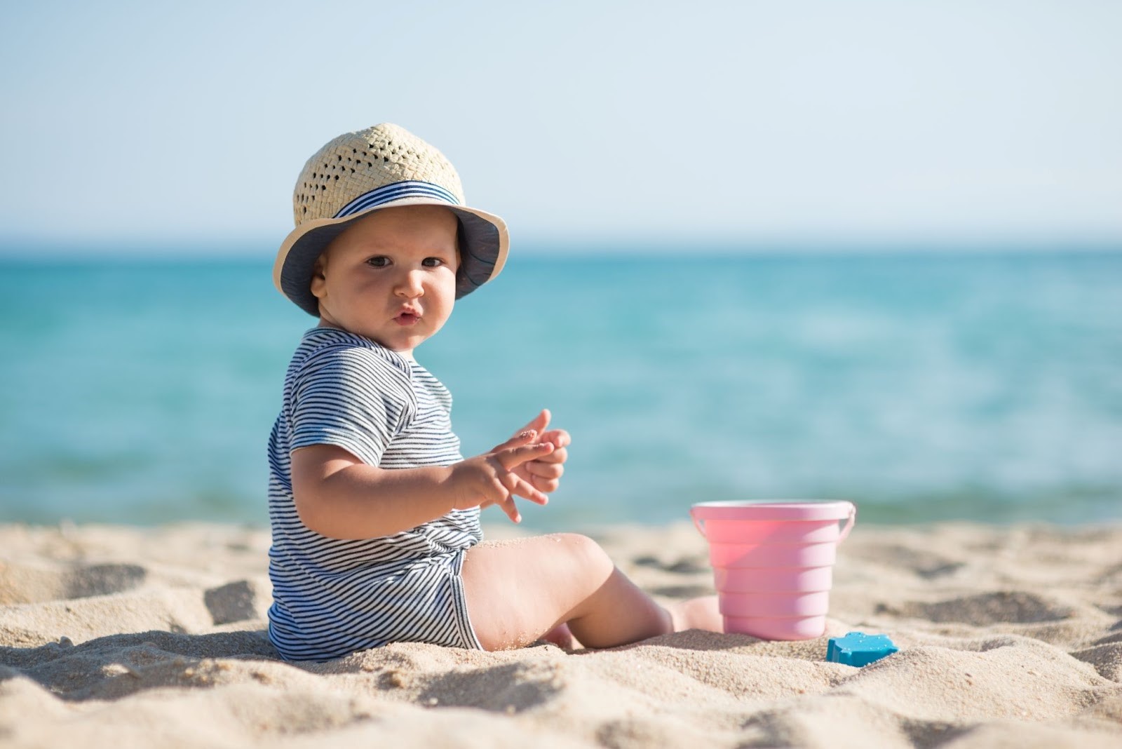 Comment aider bébé à supporter la chaleur : nos conseils